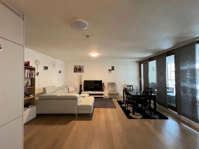 Modern appartement met 2 slpks, terras en autostaanplaats
