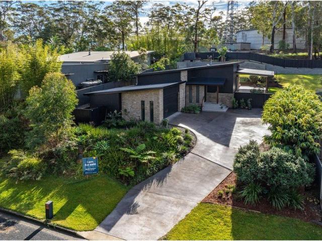 Modern, architect designed home in Smiths Lake