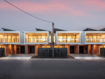 Modern Architecturally Designed Close to Linear Park