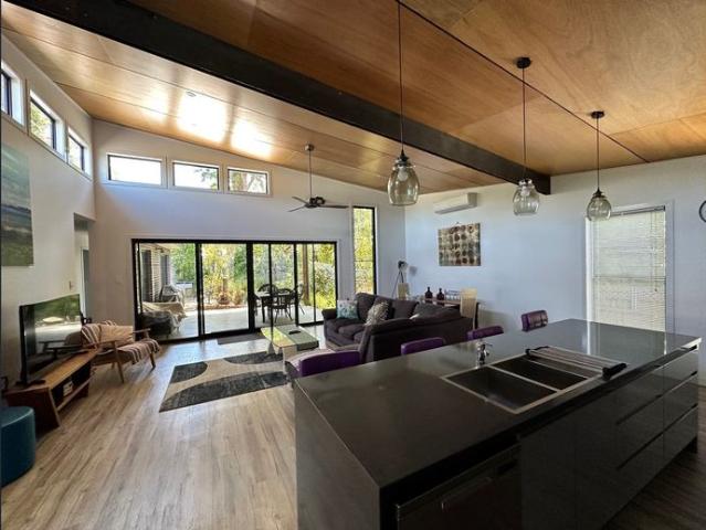 Modern Archtectural Home in Husky