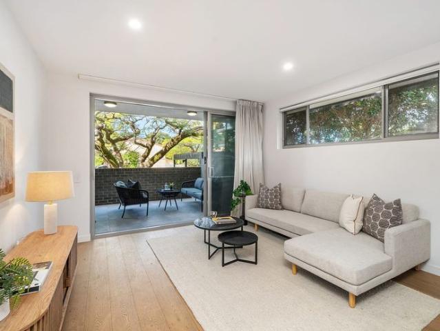 Modern Ascot Apartment with Spacious Entertaining Patio