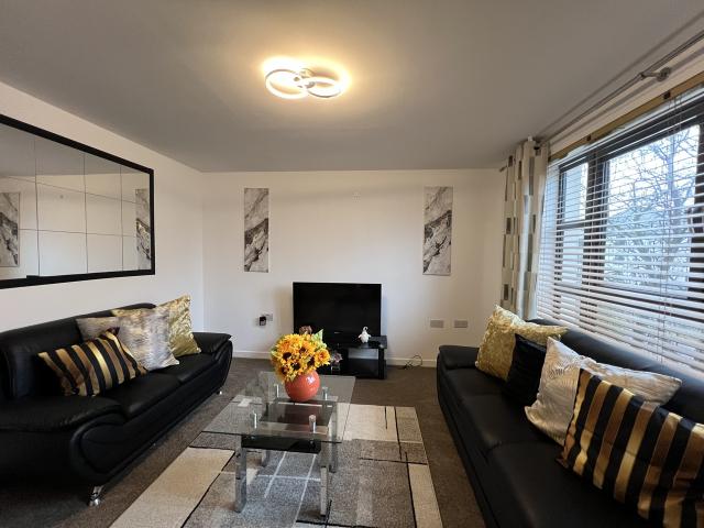Modern attractive 2 bed room flat