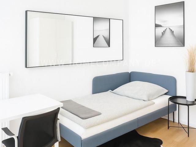 Modern ausgestattete 8 Zimmer Wohnung in Neuhausen