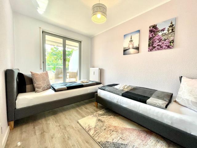 Modern & awesome studio close to city center, Dresden Amsterdam Apartments for Rent