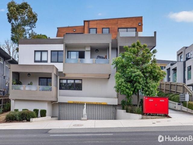 Modern Boutique Living Moments from Westfield Doncaster