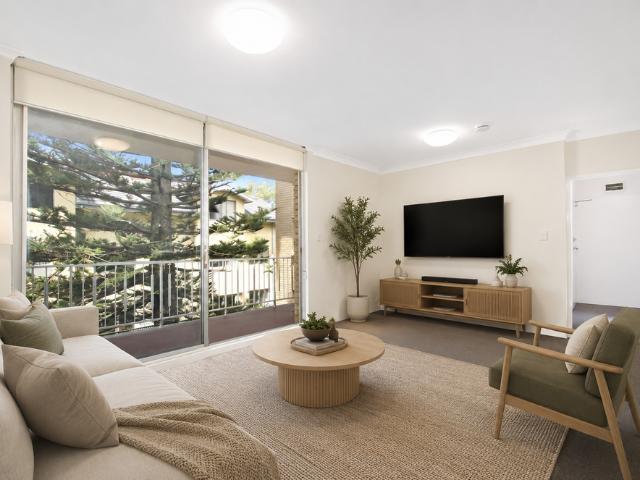 Modern Bondi Apartment with Sunny Balcony & Parking