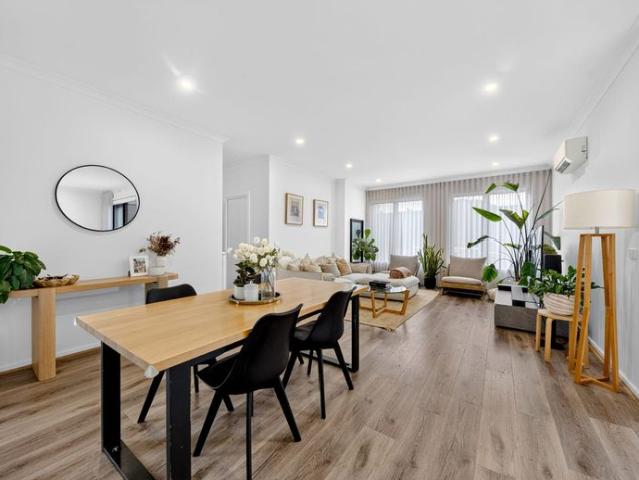 Modern Bayside Living in a Prime Seaford Location