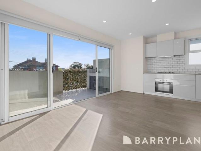 Modern Bayside Living in Heart of Mordialloc!