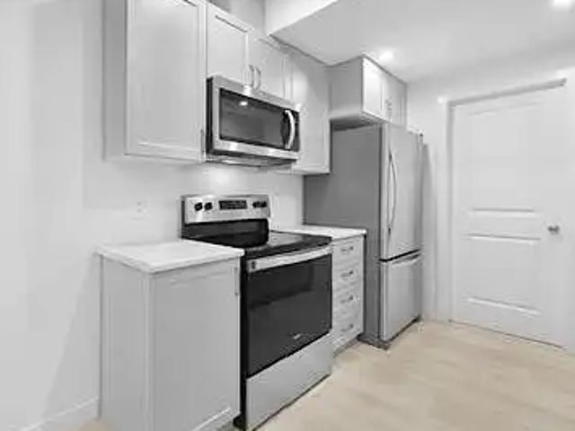 Modern basement suite with in suite laundry! Pet friendly!
