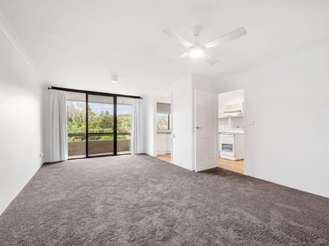 Modern Beachside Living 2 Bedroom Apartment in the Heart of Town