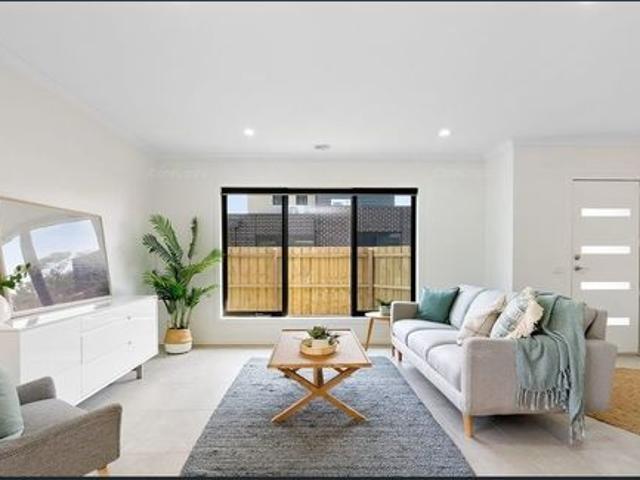 Modern Beachside Living in a Prime Seaford Location