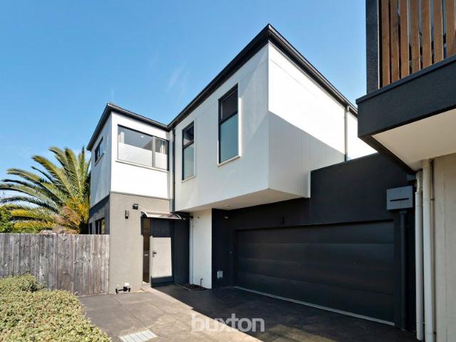 Modern Beachside Living on Chelsea's Village Edge