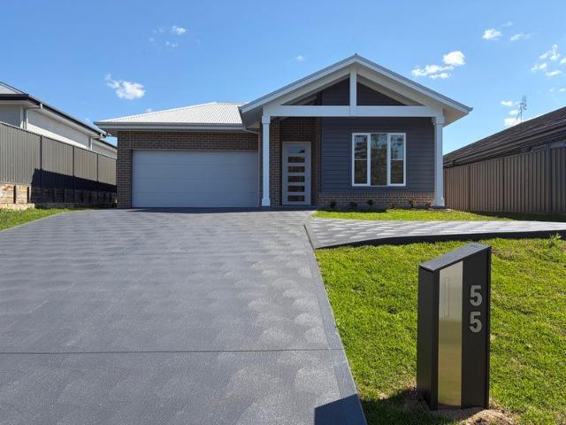 Modern Brand New Family Home in Watagan Park Estate