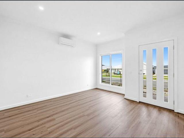 Modern, Brand New Living in the Heart of Torquay