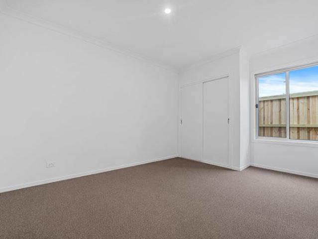 Modern Brand New 1 Bedroom Unit in the Heart of Wyndham Vale