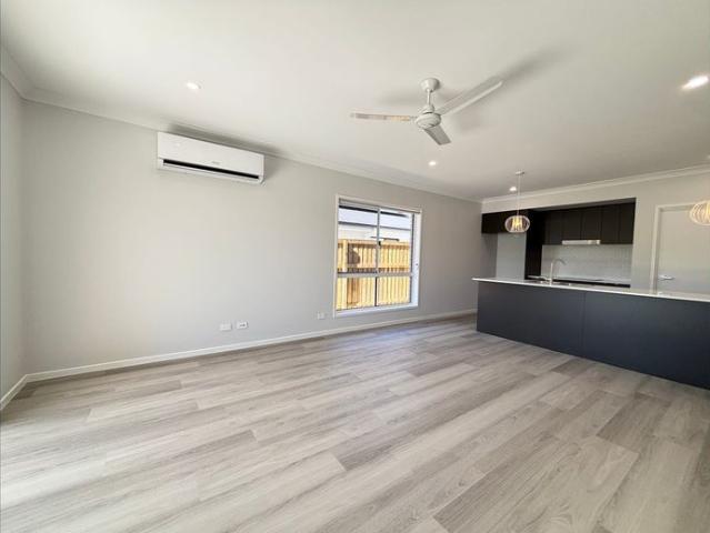 Modern 4 Bedroom Family Living in Sought After Narangba Heights For Lease