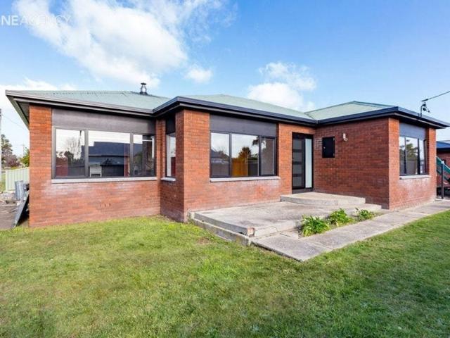 Modern brick 3 bedroom home