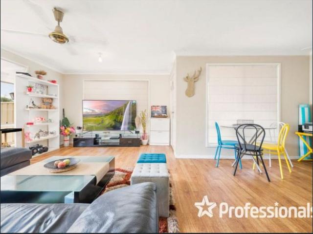 MODERN BRICK HOME CLOSE TO TOWN