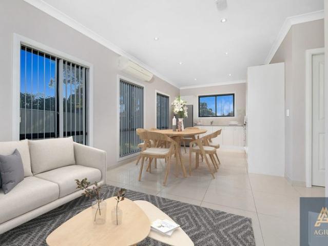 Modern, Bright & Completely Self Contained