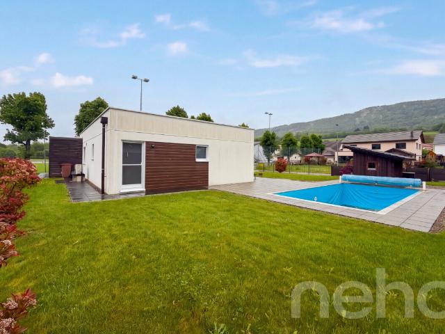 Modern Bungalow mit Pool an ruhiger Lage