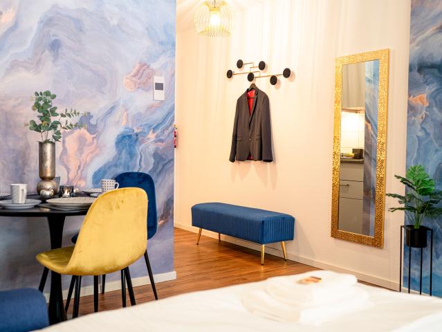 Modern Business Apartment at Main Station | Parking incl.  | Home Office