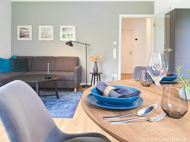 Modern business living with balcony in a quiet Hamburg Lokstedt location