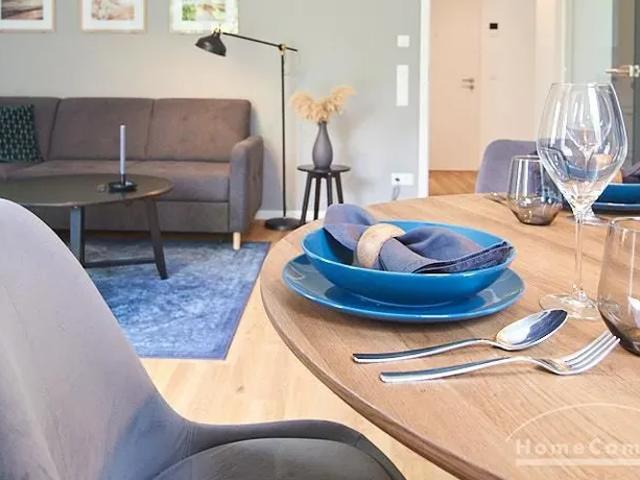 Modern business living with balcony in a quiet Hamburg Lokstedt location