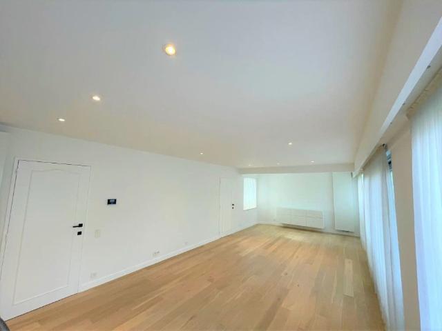 Modern gelijkvloersappartement met garage, in hartje Kapellen