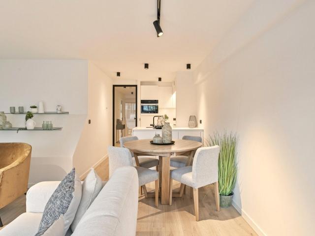 Modern gemeubeld 2 slaapkamerappartement met lift én terras!