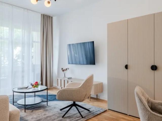 Modern gestaltete und möblierte 2 Zimmer Wohnungin Neukölln