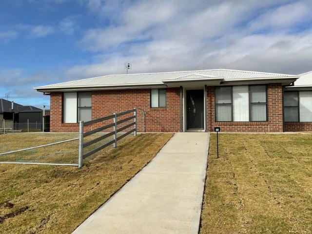 Modern Granny Flat in Moore Creek