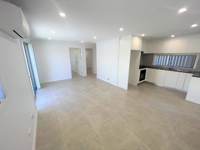 Modern Granny Flat with Private Street Frontage in a Convenient Lakeside Location