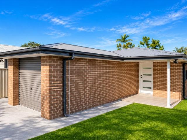Modern Granny Flat with Private Street Frontage in a Convenient Lakeside Location