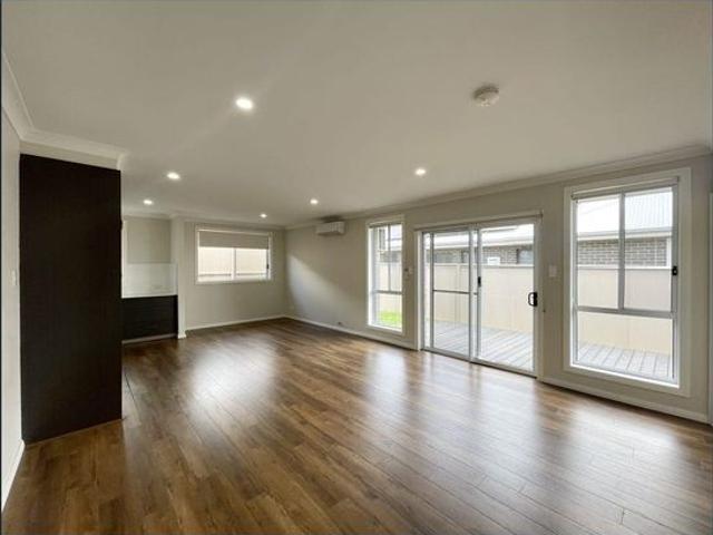Modern Granny Flat with Private Yard & Entertaining Deck