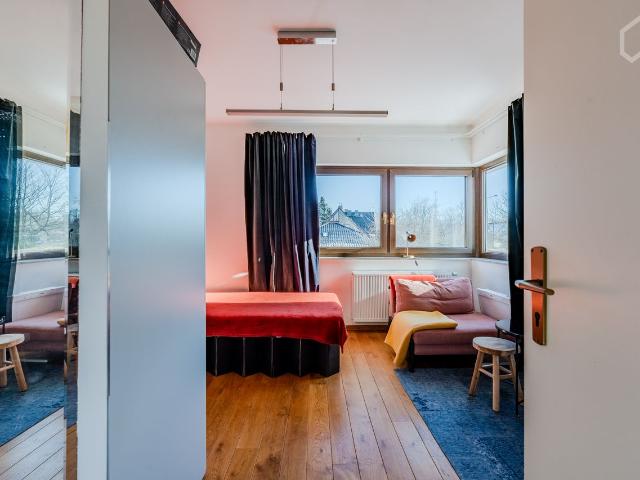 Modern, great flat Neu Hohenschönhausen, Berlin Amsterdam Apartments for Rent
