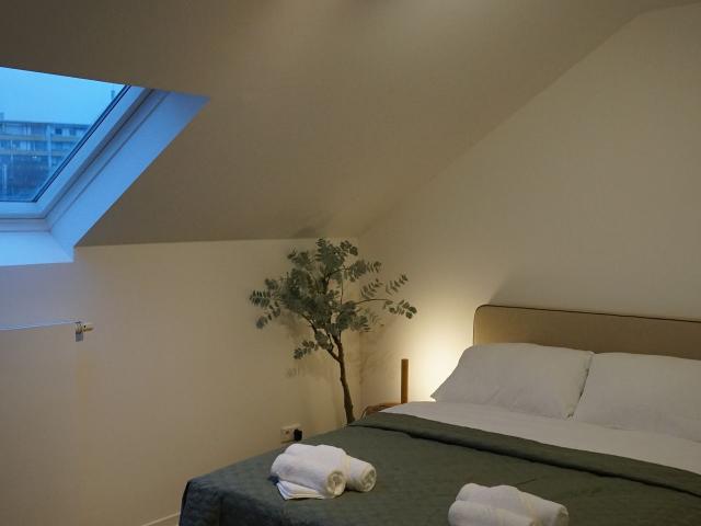 Modern & great home conveniently located Sankt Augustin Menden, Sankt Augustin Amsterdam Apartments for Rent