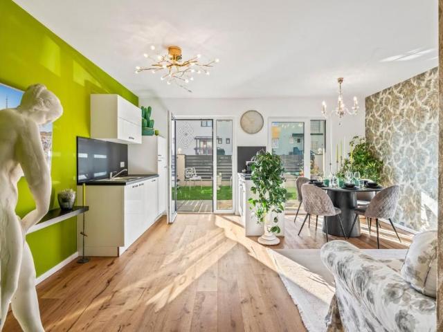 Modern Green Suite incl. Whirlpool, Garden, wifi, Vienna Amsterdam Apartments for Rent