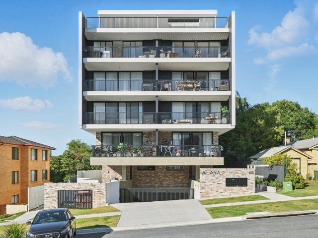 Modern Ground Floor Apartment With Private Patio And Stylish Finishes