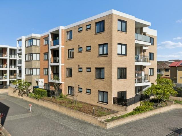 MODERN GROUND FLOOR APARTMENT IDEAL FIRST HOME OR INVESTMENT