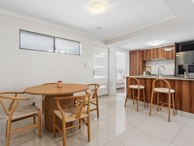 MODERN GROUND FLOOR APARTMENT IN A CONVENIENT RIVERVALE LOCATION