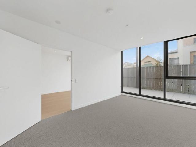 Modern Ground Floor Apartment in Central Geelong