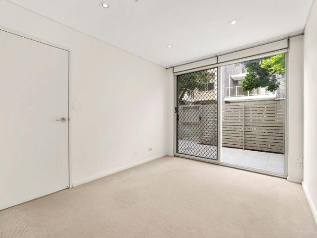Modern Ground Floor Living with Courtyard