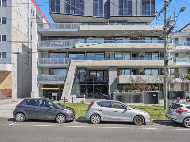Modern Ground Floor Living in the Heart of Oakleigh