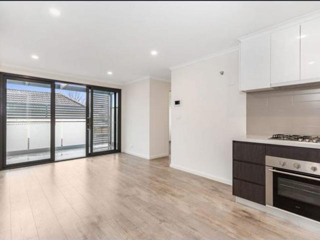 Modern Ground Floor Living in a Convenient Location