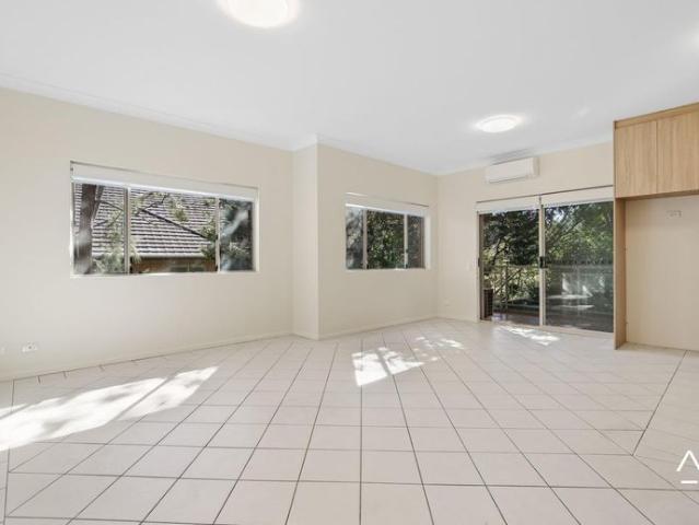Modern Ground Floor Living in a Prime Dulwich Hill Location