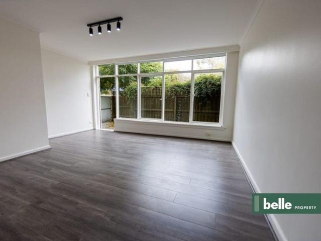 Modern Ground Floor Two Bedroom Apartment in Bayside