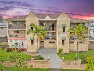 MODERN GROUND LEVEL APARTMENT IN EAST BRISBANE
