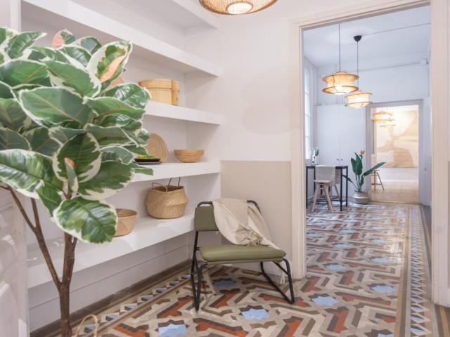 Modern double bedroom in l'Eixample