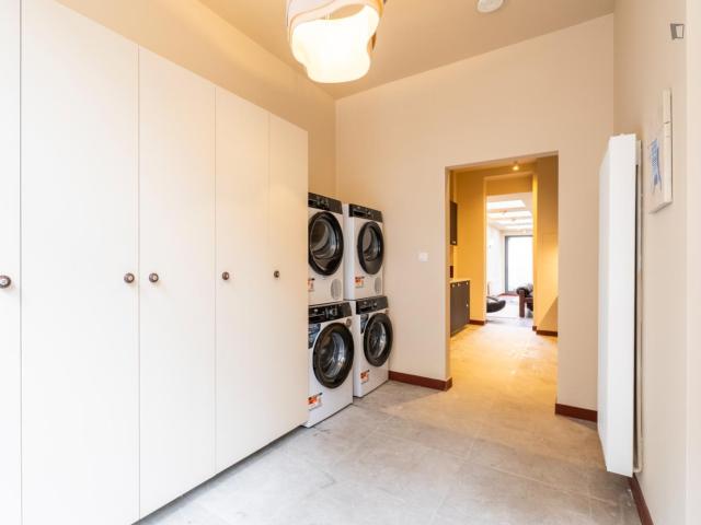 Modern double bedroom in Seefhoek