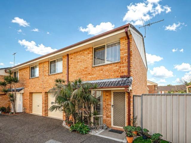 Modern Double Brick Townhouse in a Prime Walk to Station Location